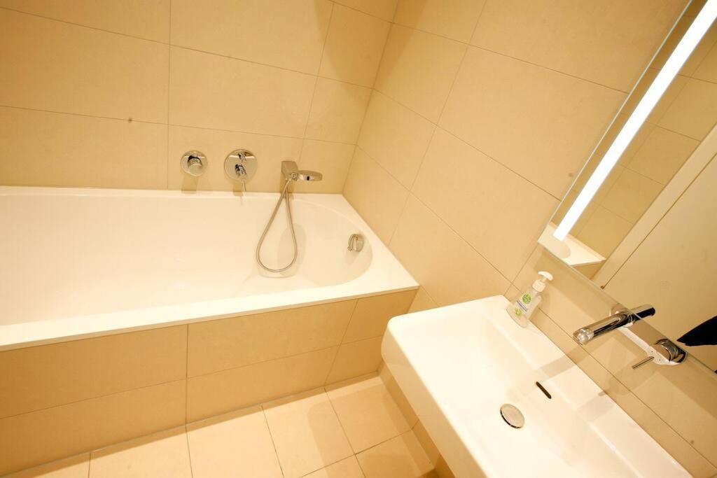 Top Central Apartment On Karlsplatz Wina Bagian luar foto