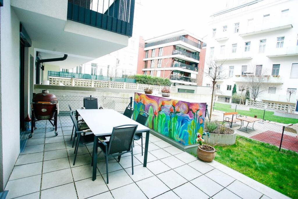 Top Central Apartment On Karlsplatz Wina Bagian luar foto
